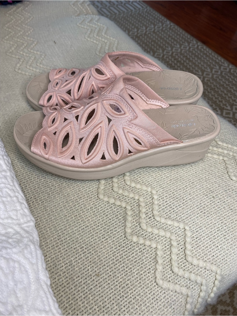 Life Stride Women's Pink Cutout Wedge Slide Sandals - Picture 3 of 6